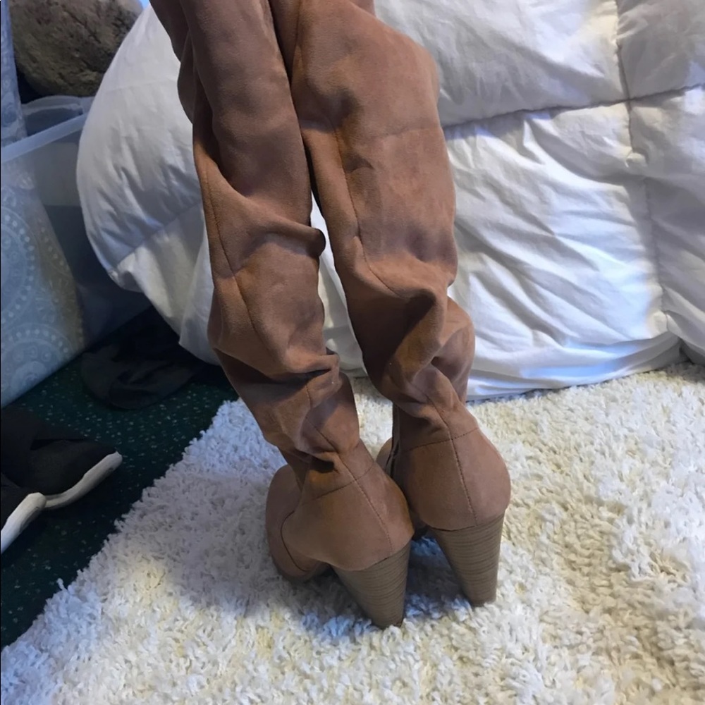 Boots - Picture 3 of 4